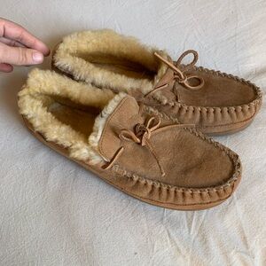 L.L. Bean Wicked Good Sheepskin Shearling Lined Moccasin Slippers / M 12